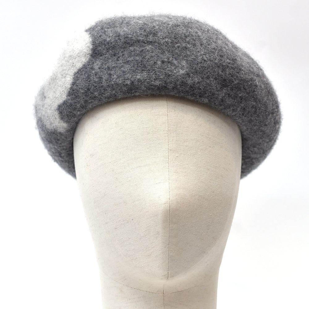 雲と紙ひこうきのベレー